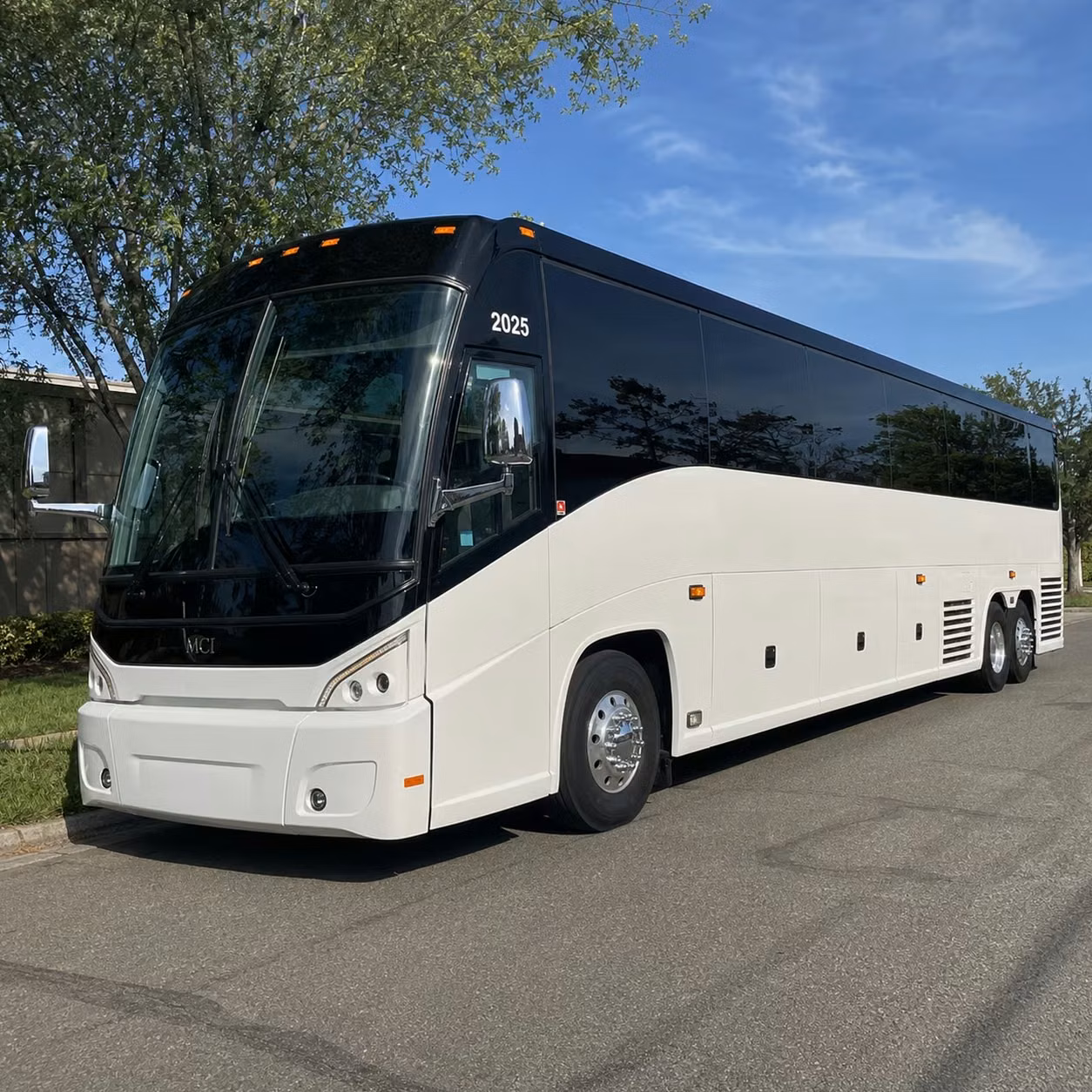 how the distance and duration of your trip affect charter bus rates in lakeland