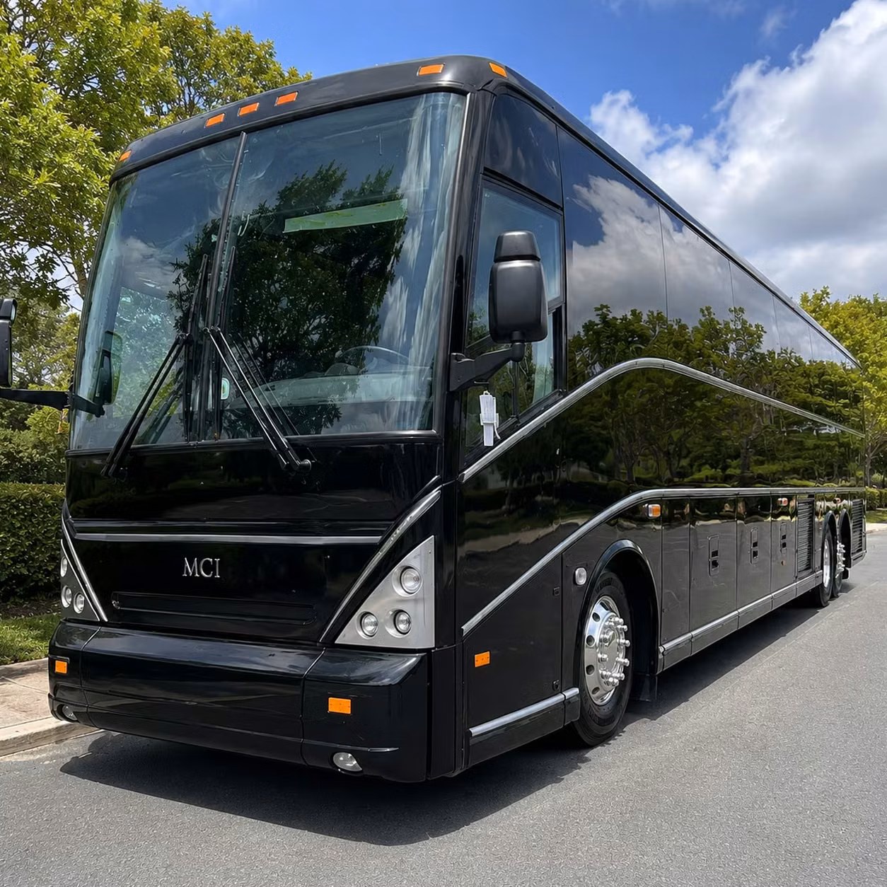 lakeland employee shuttle and corporate commuter transportation