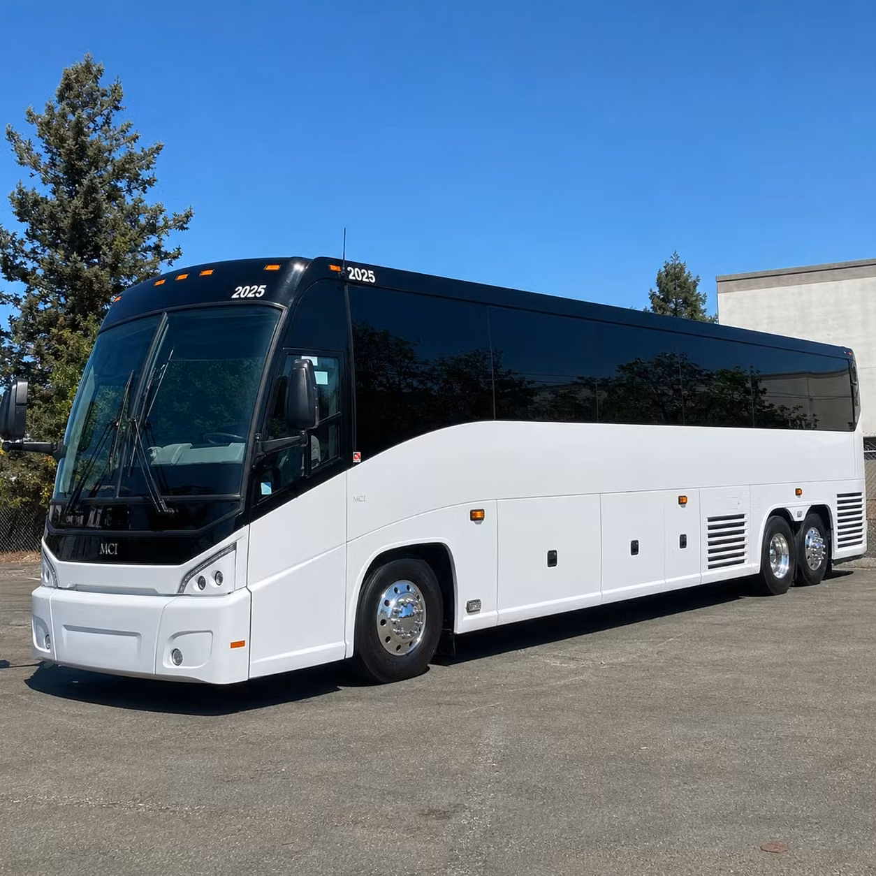you can find and book long distance transportation in lakeland and any nearby city